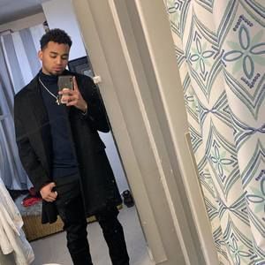 Meet your Posher, Gregory